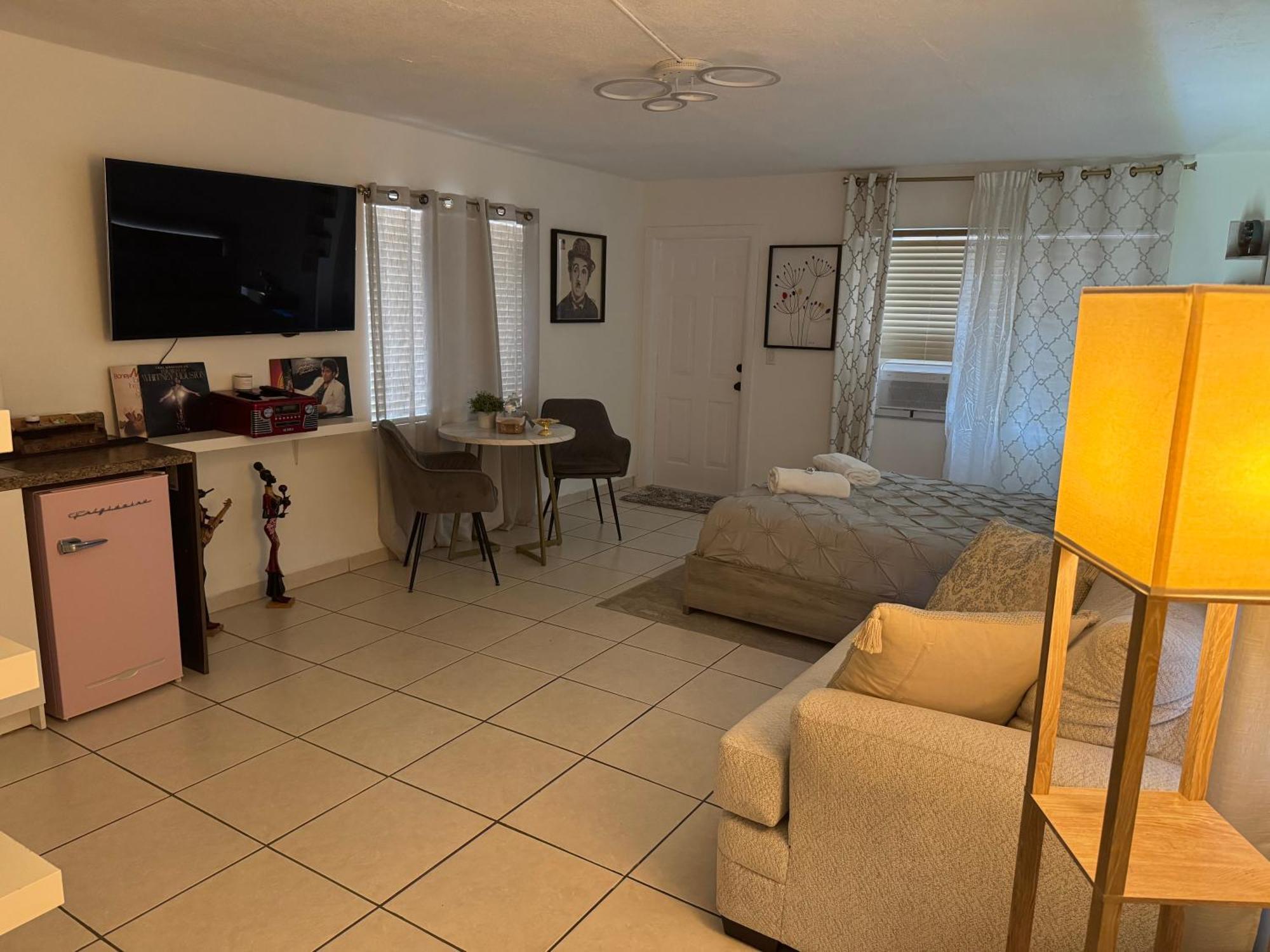 Nuevo Estudio A 5Minutos De Hialeah Park & Casino Eksteriør bilde
